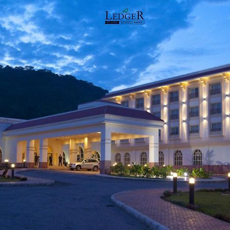 Hotel Ledger Plaza Bangui Esterno foto