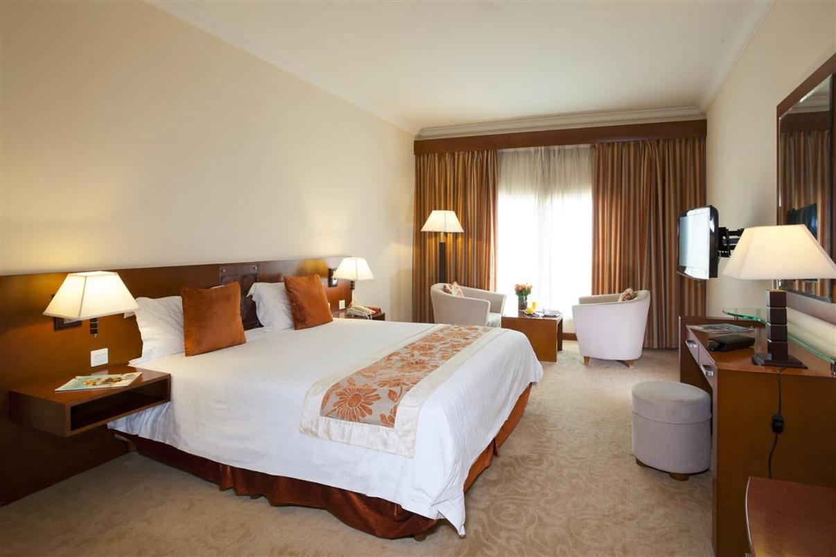 Hotel Ledger Plaza Bangui Esterno foto