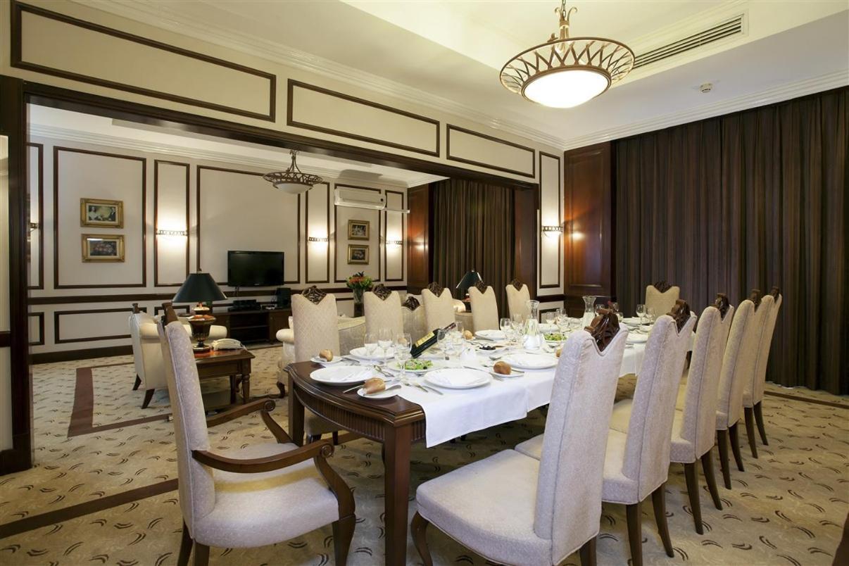 Hotel Ledger Plaza Bangui Esterno foto